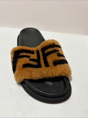 Fendi FF Fur Amputee RIGHT FOOT ONE SHOE ONLY brown & black slides Sz 38 EUR 8 U